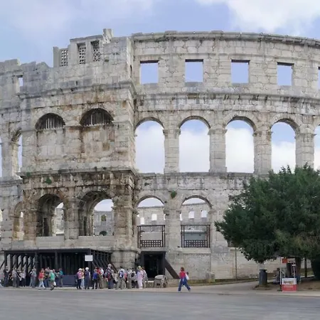 Amfiteatar Franko شقة